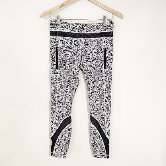 LULULEMON Run Inspire Mesh Black & White Leggings Size 6 EUC - Picture 2 of 9